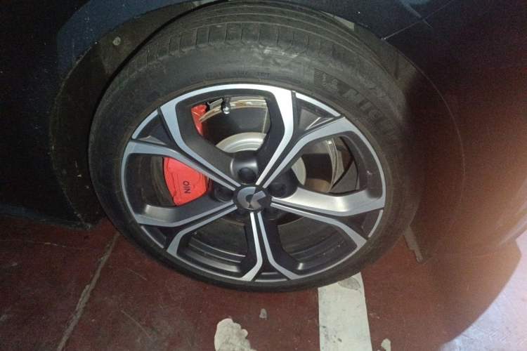 Used Nio ET5T 2024 75kWh Touring Right Front Wheel Hub