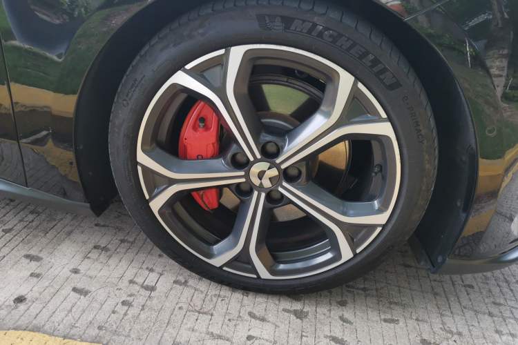 Used Nio ET5T 2024 75kWh Touring Right Front Wheel Hub