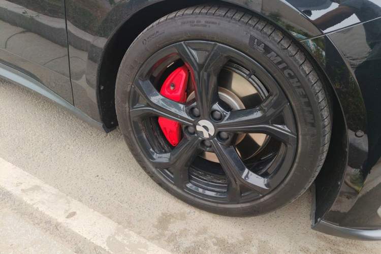 Used Nio ET5T 2024 75kWh Touring Right Front Wheel Hub