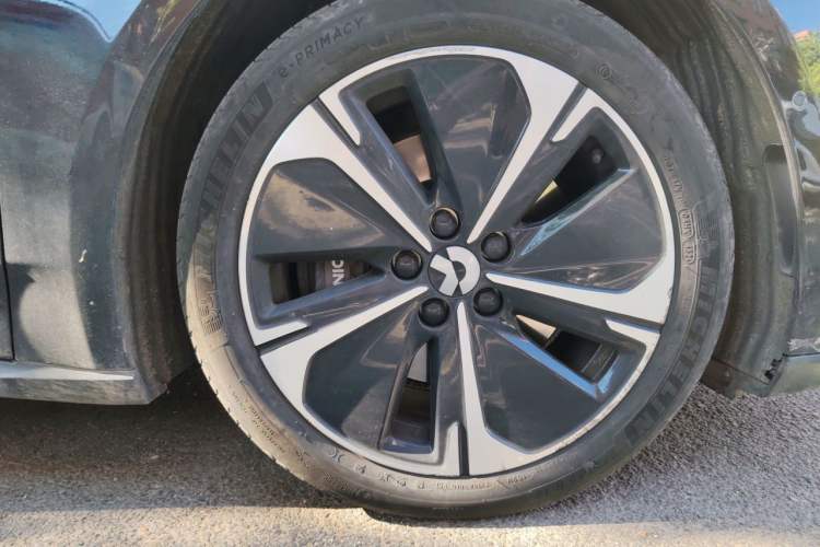 Used Nio ET5T 2024 75kWh Touring Right Front Wheel Hub