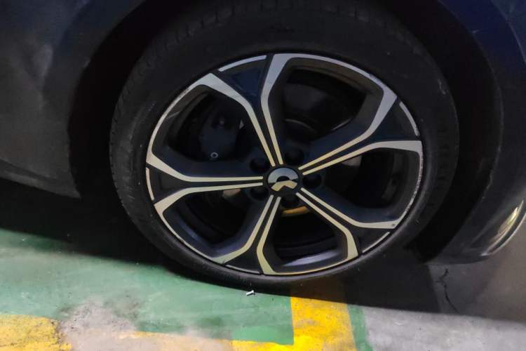 Used Nio ET5T 2024 75kWh Touring Right Front Wheel Hub