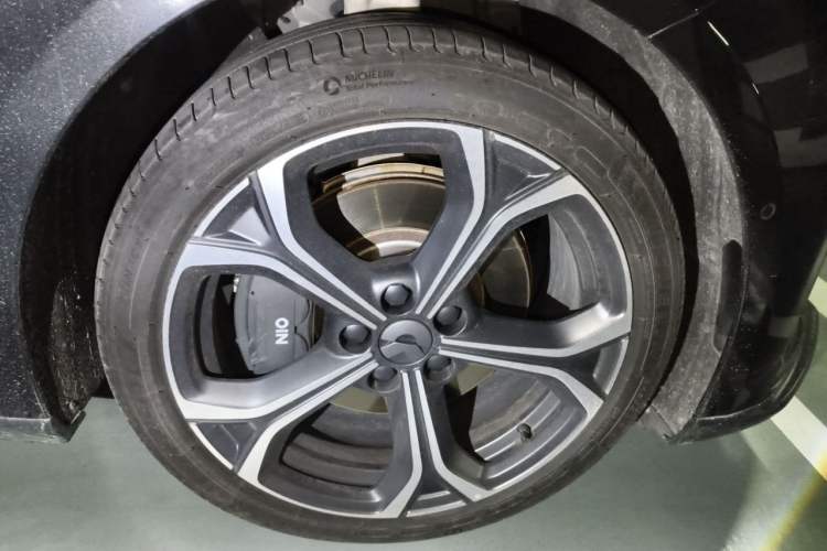 Used Nio ET5T 2024 75kWh Touring Right Front Wheel Hub