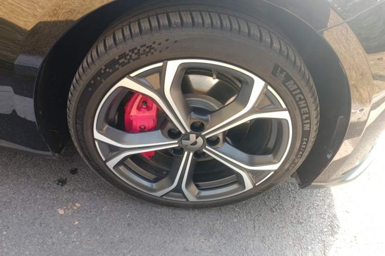 Used Nio ET5T 2024 75kWh Touring Right Front Wheel Hub