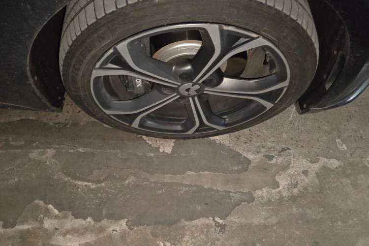 Used Nio ET5T 2024 75kWh Touring Right Front Wheel Hub