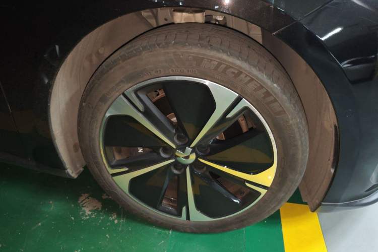 Used Nio ET5T 2024 75kWh Touring Right Front Wheel Hub