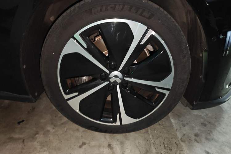 Used Nio ET5T 2024 75kWh Touring Right Front Wheel Hub