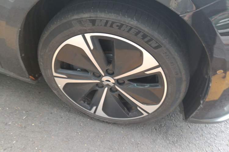 Used Nio ET5T 2024 75kWh Touring Right Front Wheel Hub