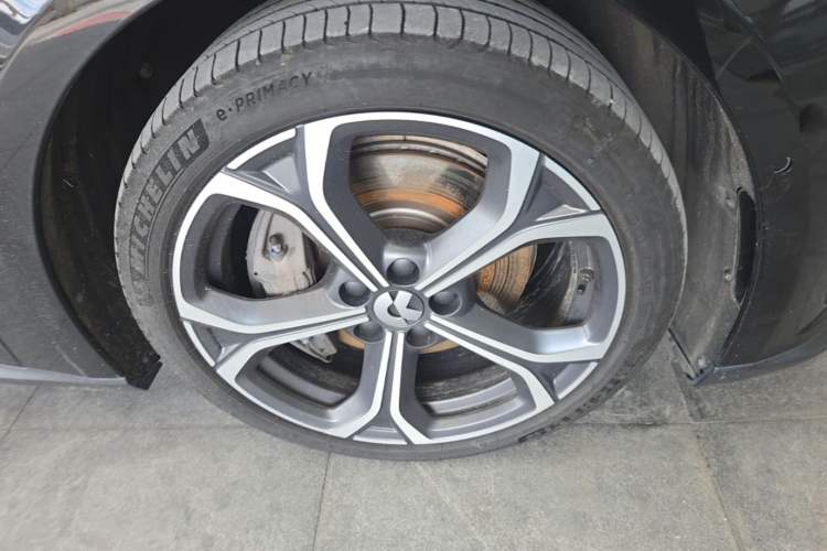Used Nio ET5T 2024 75kWh Touring Right Front Wheel Hub
