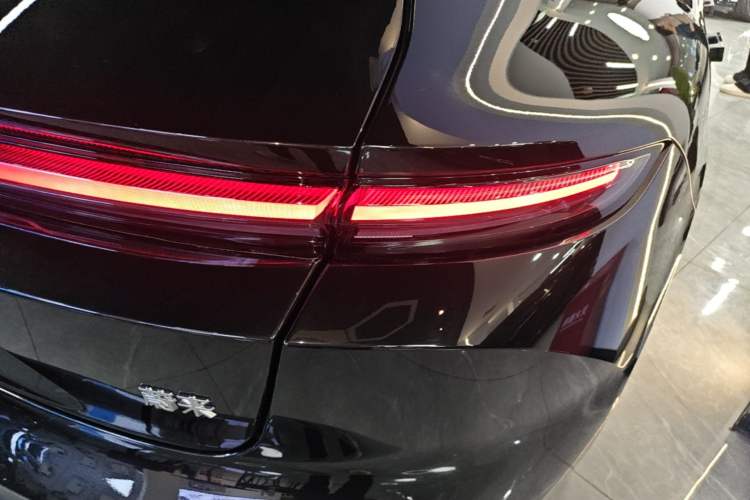 Used Nio ET5T 2024 75kWh Touring Right Rear Taillight