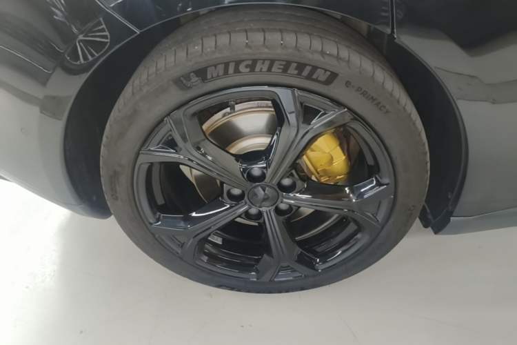 Used Nio ET5T 2024 75kWh Touring Right Rear Wheel Hub