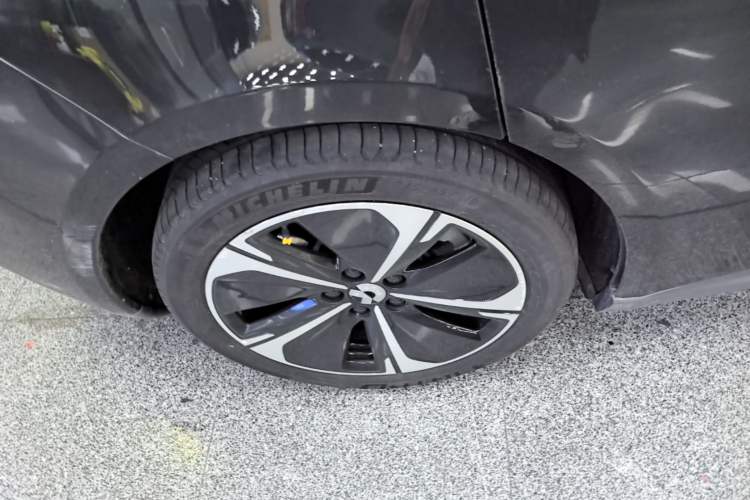 Used Nio ET5T 2024 75kWh Touring Right Rear Wheel Hub