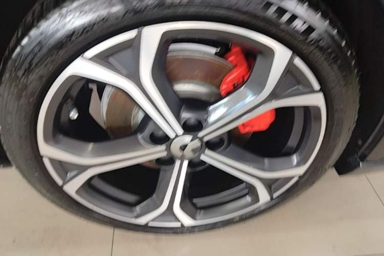 Used Nio ET5T 2024 75kWh Touring Right Rear Wheel Hub