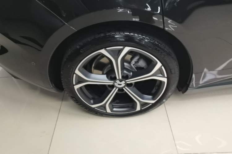 Used Nio ET5T 2024 75kWh Touring Right Rear Wheel Hub