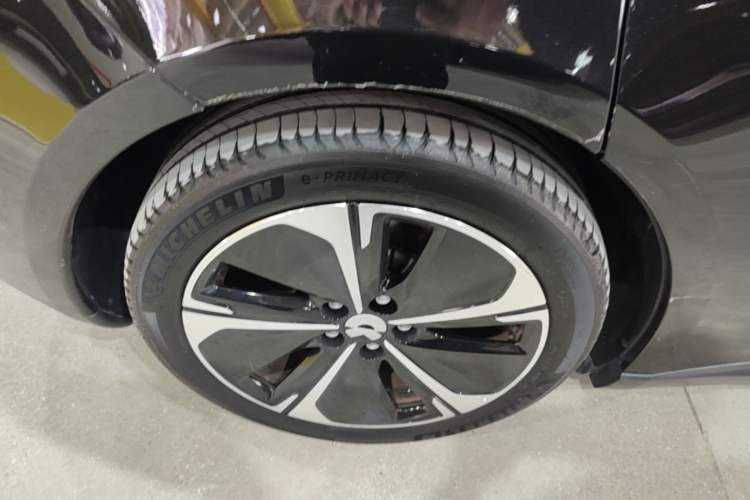 Used Nio ET5T 2024 75kWh Touring Right Rear Wheel Hub