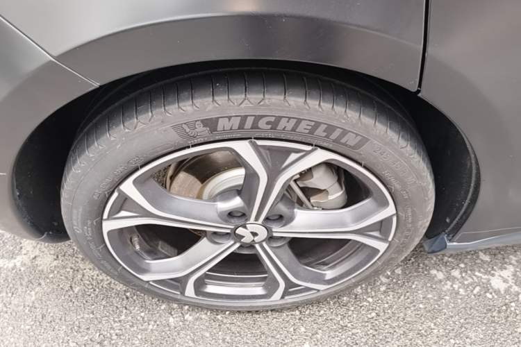 Used Nio ET5T 2024 75kWh Touring Right Rear Wheel Hub