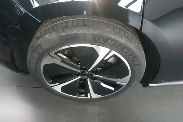 Used Nio ET5T 2024 75kWh Touring Right Rear Wheel Hub