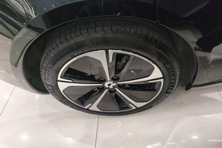 Used Nio ET5T 2024 75kWh Touring Right Rear Wheel Hub