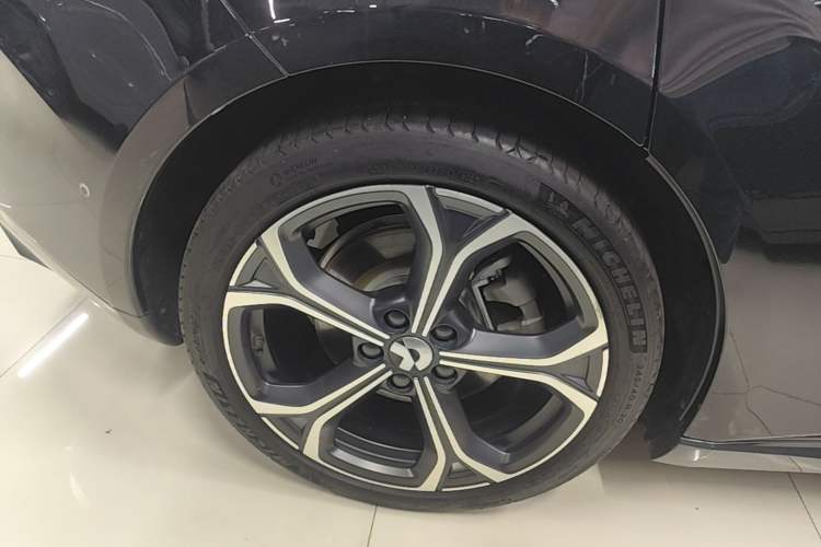 Used Nio ET5T 2024 75kWh Touring Right Rear Wheel Hub