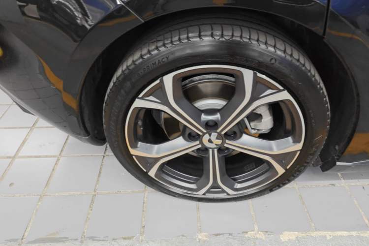 Used Nio ET5T 2024 75kWh Touring Right Rear Wheel Hub