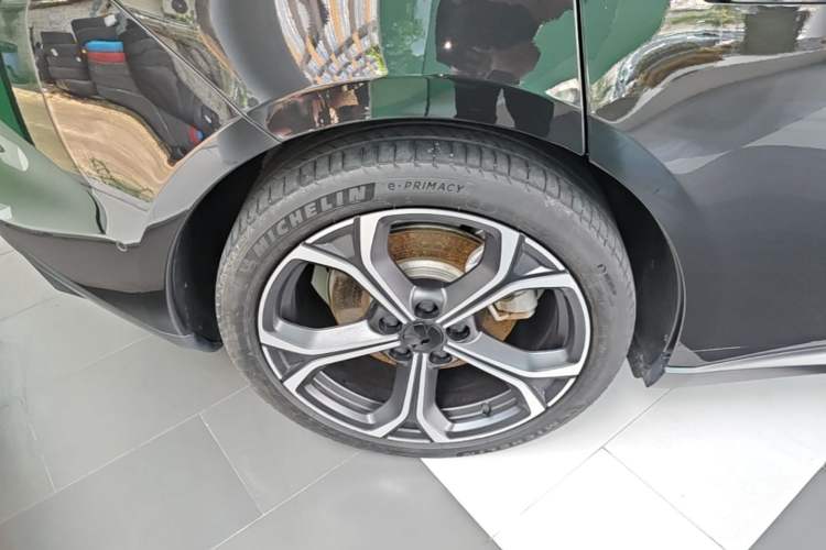 Used Nio ET5T 2024 75kWh Touring Right Rear Wheel Hub