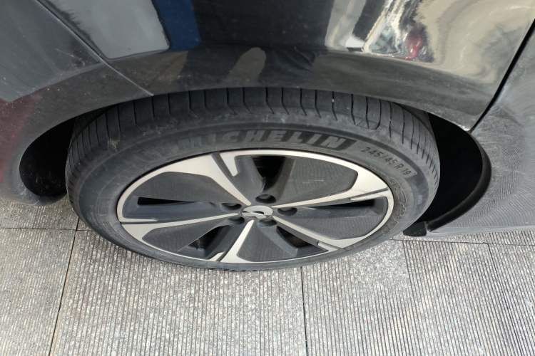 Used Nio ET5T 2024 75kWh Touring Right Rear Wheel Hub