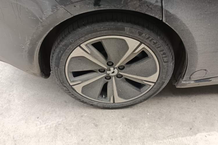 Used Nio ET5T 2024 75kWh Touring Right Rear Wheel Hub