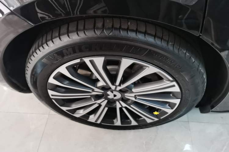 Used Nio ET5T 2024 75kWh Touring Right Rear Wheel Hub