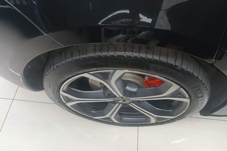 Used Nio ET5T 2024 75kWh Touring Right Rear Wheel Hub