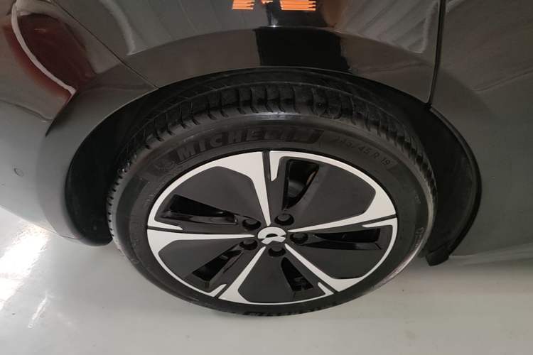 Used Nio ET5T 2024 75kWh Touring Right Rear Wheel Hub