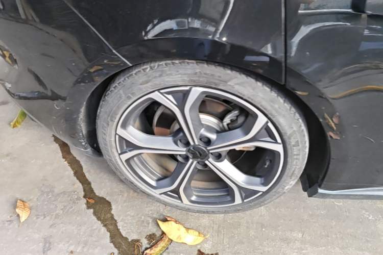 Used Nio ET5T 2024 75kWh Touring Right Rear Wheel Hub
