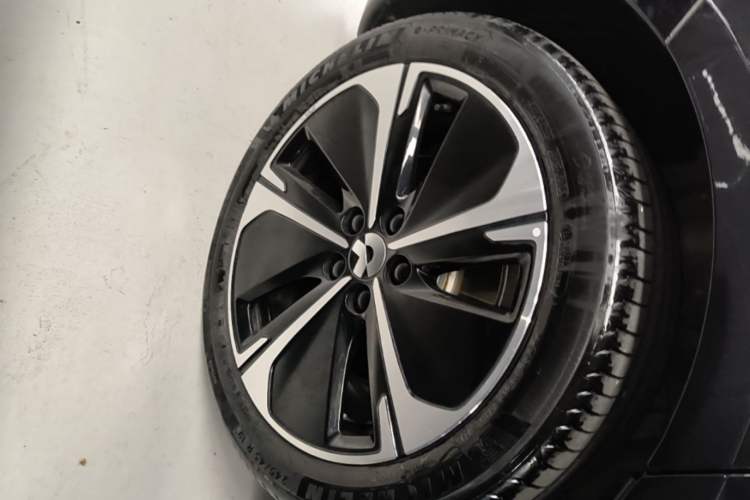Used Nio ET5T 2024 75kWh Touring Right Rear Wheel Hub