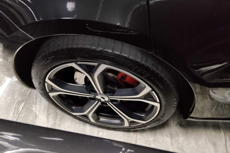 Used Nio ET5T 2024 75kWh Touring Right Rear Wheel Hub