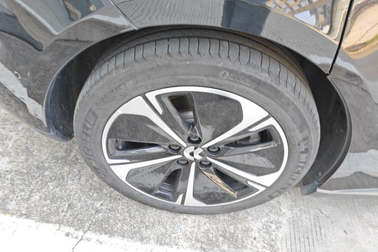 Used Nio ET5T 2024 75kWh Touring Right Rear Wheel Hub