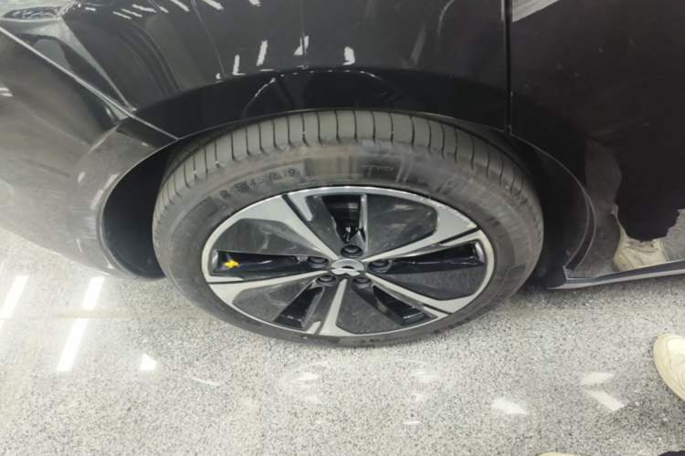 Used Nio ET5T 2024 75kWh Touring Right Rear Wheel Hub