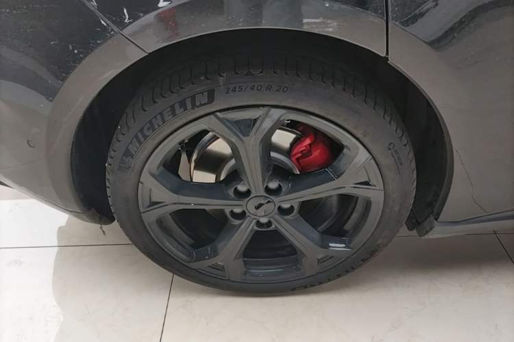 Used Nio ET5T 2024 75kWh Touring Right Rear Wheel Hub