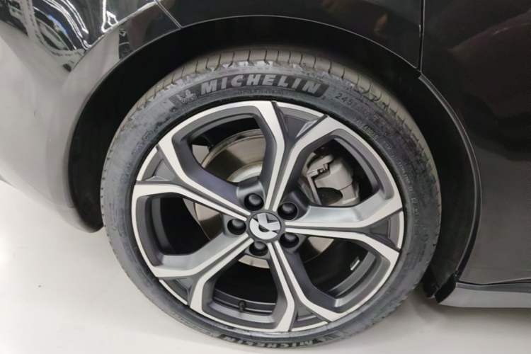 Used Nio ET5T 2024 75kWh Touring Right Rear Wheel Hub