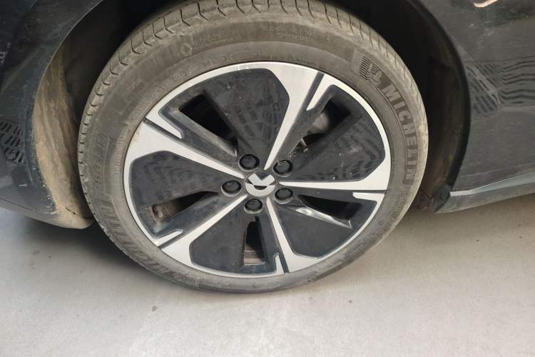 Used Nio ET5T 2024 75kWh Touring Right Rear Wheel Hub