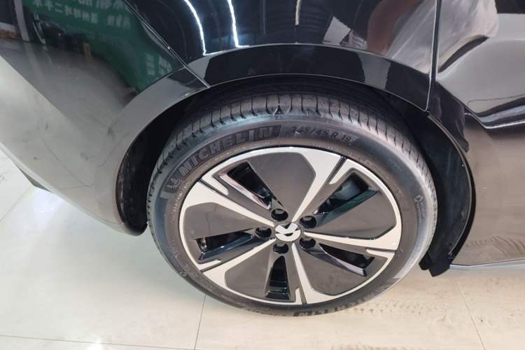 Used Nio ET5T 2024 75kWh Touring Right Rear Wheel Hub