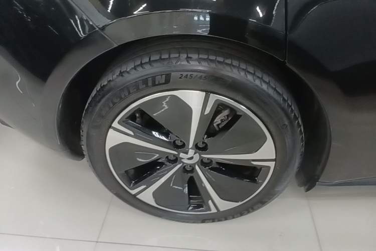 Used Nio ET5T 2024 75kWh Touring Right Rear Wheel Hub
