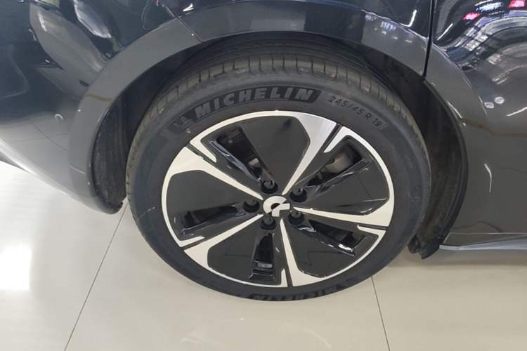 Used Nio ET5T 2024 75kWh Touring Right Rear Wheel Hub
