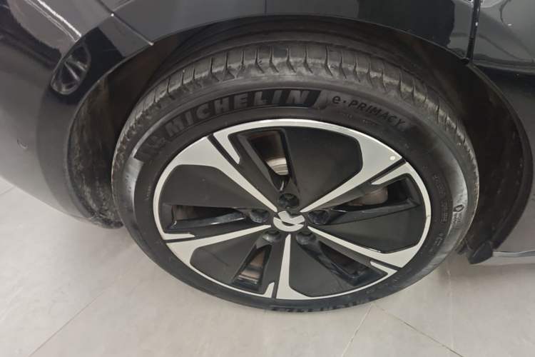 Used Nio ET5T 2024 75kWh Touring Right Rear Wheel Hub