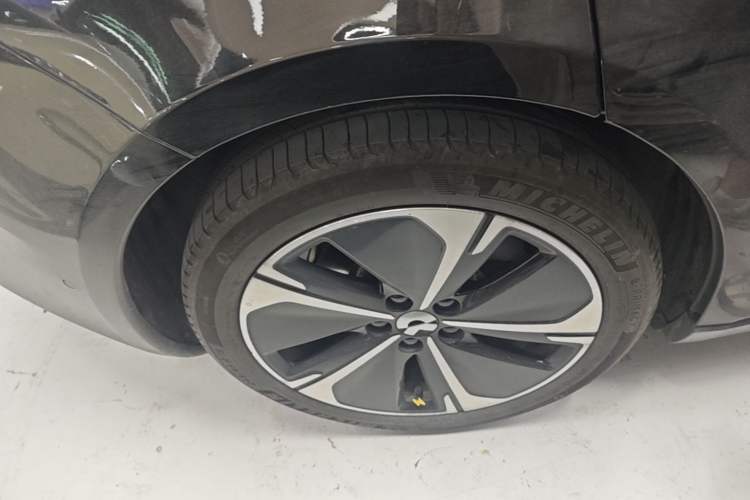 Used Nio ET5T 2024 75kWh Touring Right Rear Wheel Hub