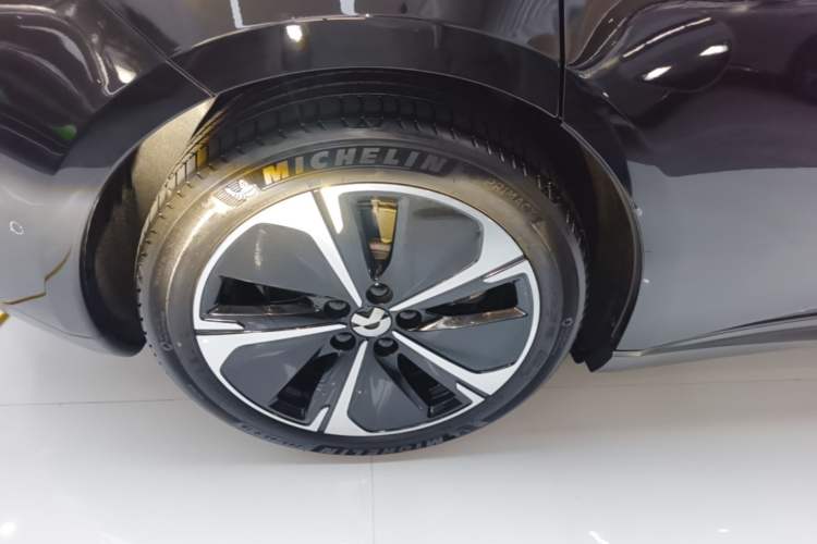 Used Nio ET5T 2024 75kWh Touring Right Rear Wheel Hub