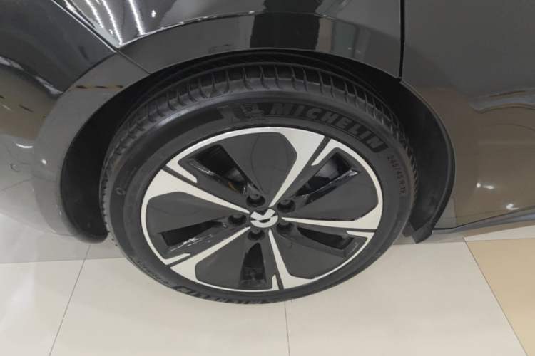 Used Nio ET5T 2024 75kWh Touring Right Rear Wheel Hub