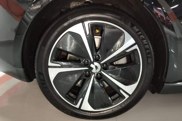Used Nio ET5T 2024 75kWh Touring Right Rear Wheel Hub