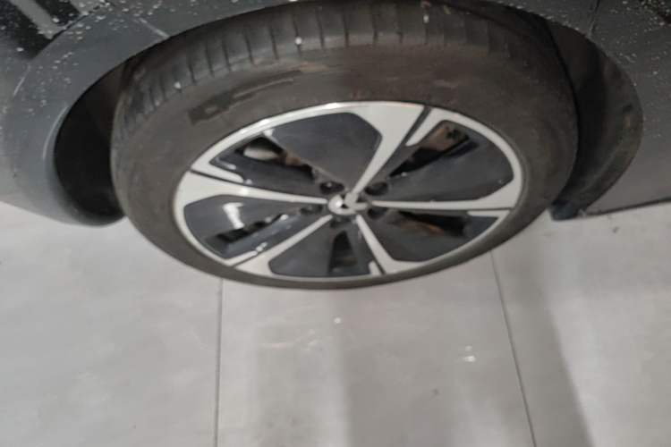 Used Nio ET5T 2024 75kWh Touring Right Rear Wheel Hub