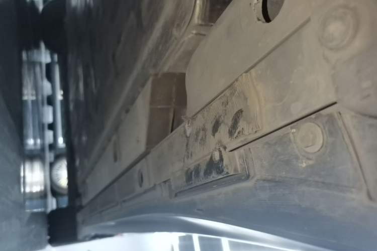 Used Nio ET5T 2024 75kWh Touring Right Side Sill