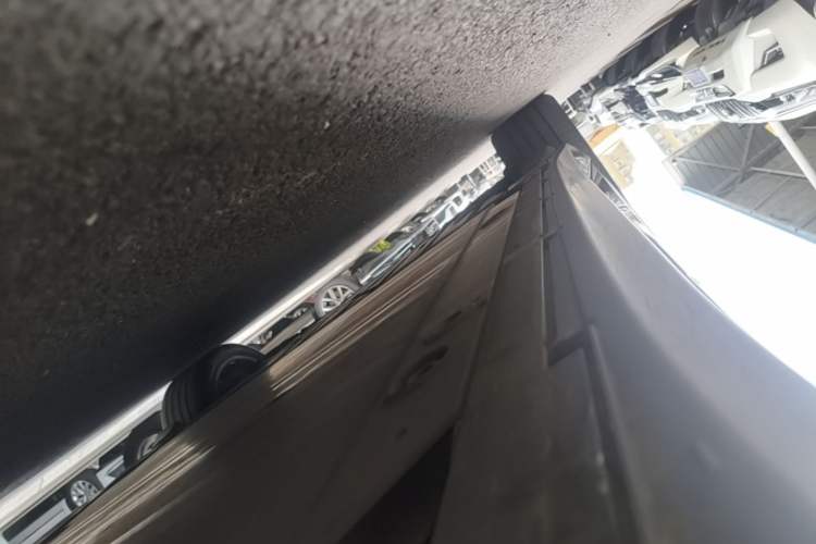 Used Nio ET5T 2024 75kWh Touring Right Side Sill