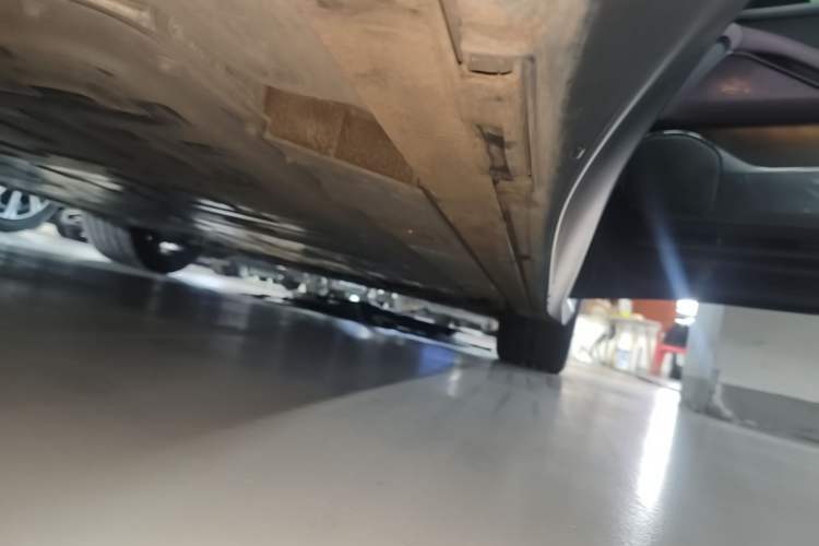 Used Nio ET5T 2024 75kWh Touring Right Side Sill