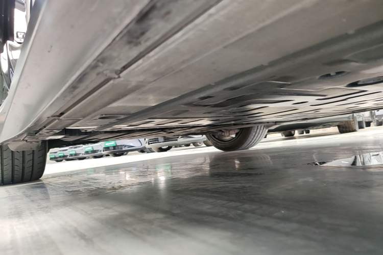 Used Nio ET5T 2024 75kWh Touring Right Side Sill